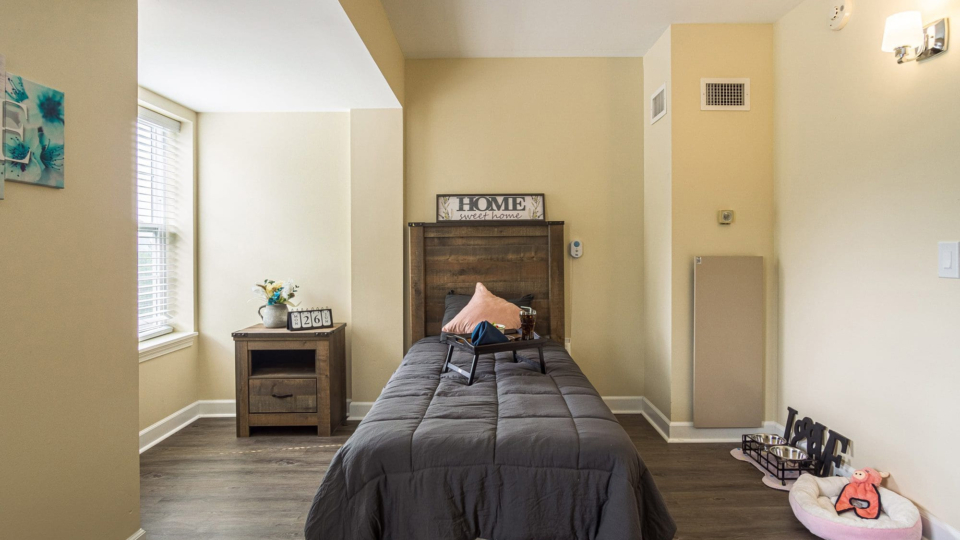 Fairmont Northville Single Bedroom